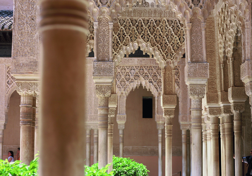 La Alhambra de Granada, obra maestra del arte musulmán en Europa