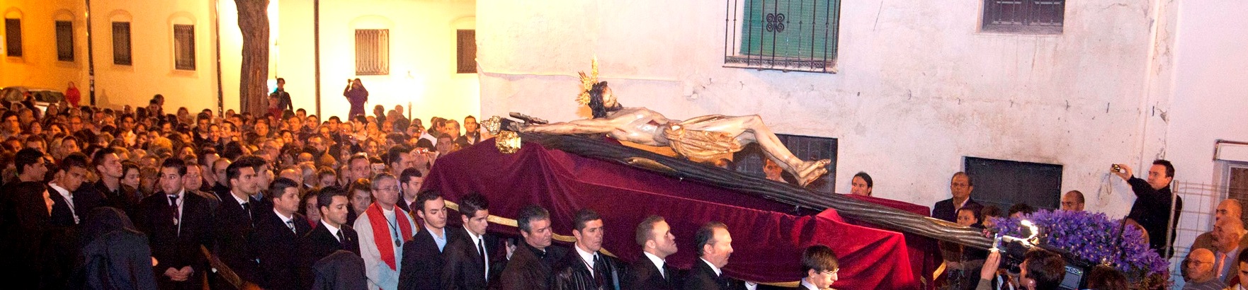 Traslado_Cristo_de_los_Favores_Cuaresma_Granada.jpg Traslado_Cristo_de_los_Favores_Cuaresma_Granada.jpg