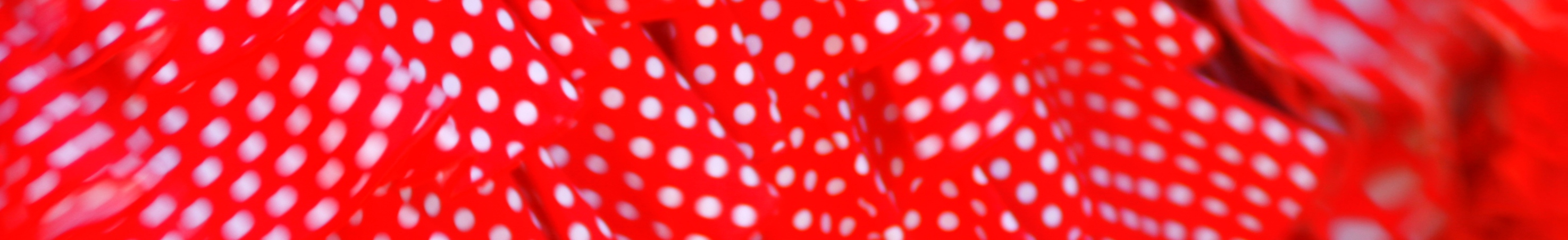 ropa_textiles_tipicos_de_granada_feria_flamenco_gitana_traje_-_copia.jpg ropa_textiles_tipicos_de_granada_feria_flamenco_gitana_traje_-_copia.jpg